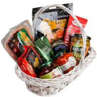 Гурманска корпа „Празничен деликатес“ - Новогодишен подарок